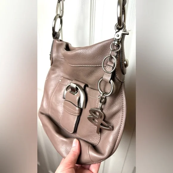 B. MAKOWSKY Crossbody Purse Taupe Tan Beige Brown Leather Handbag Buckle Pockets - Picture 4 of 16